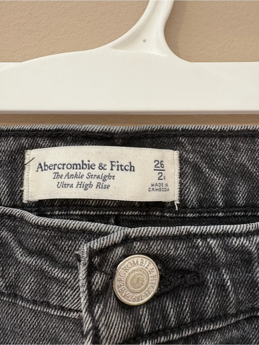 Abercrombie & Finch Ultra High-Rise Black Womens Jeans Classic Straight Fit Sz26 - Picture 3 of 4
